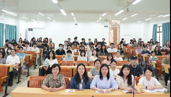 思政第一课|程露书记勉励学子担起龙舟文化出海的青年使命