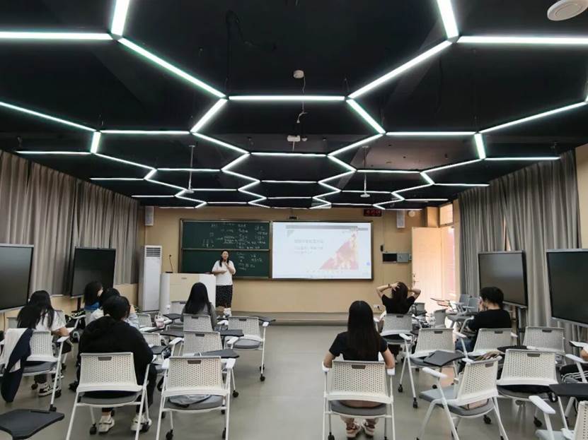 从“毕业”到“再出发”：广州新华学院首期校友“微专业”课程顺利结课