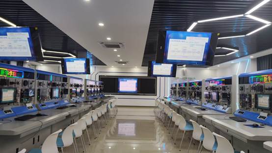 图片包含 室内, 天花板, 建筑, 飞机场AI 生成的内容可能不正确。