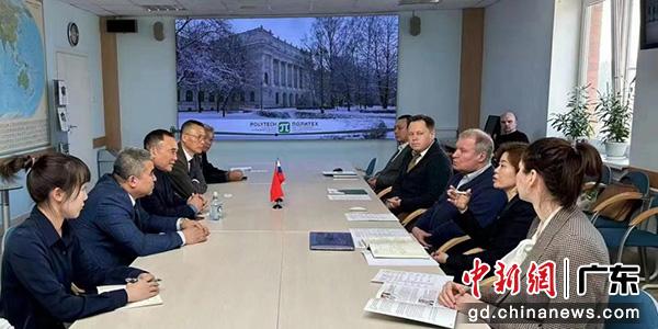 广州新华学院与圣彼得堡彼得大帝理工大学交流会现场